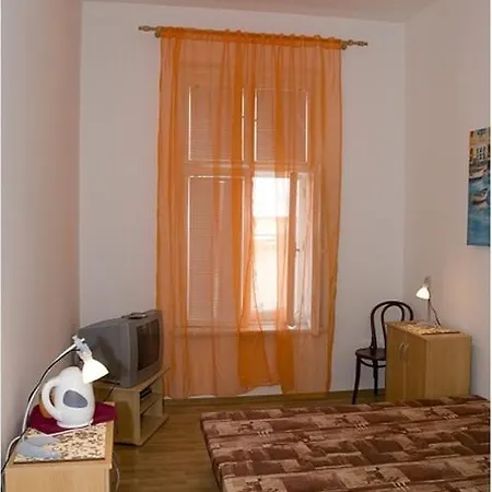Hyde Park Hostel *